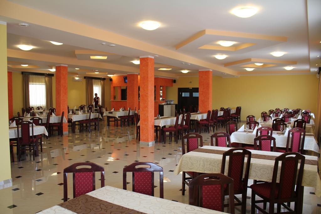 Hotel Feniks Pozarevac Exterior photo