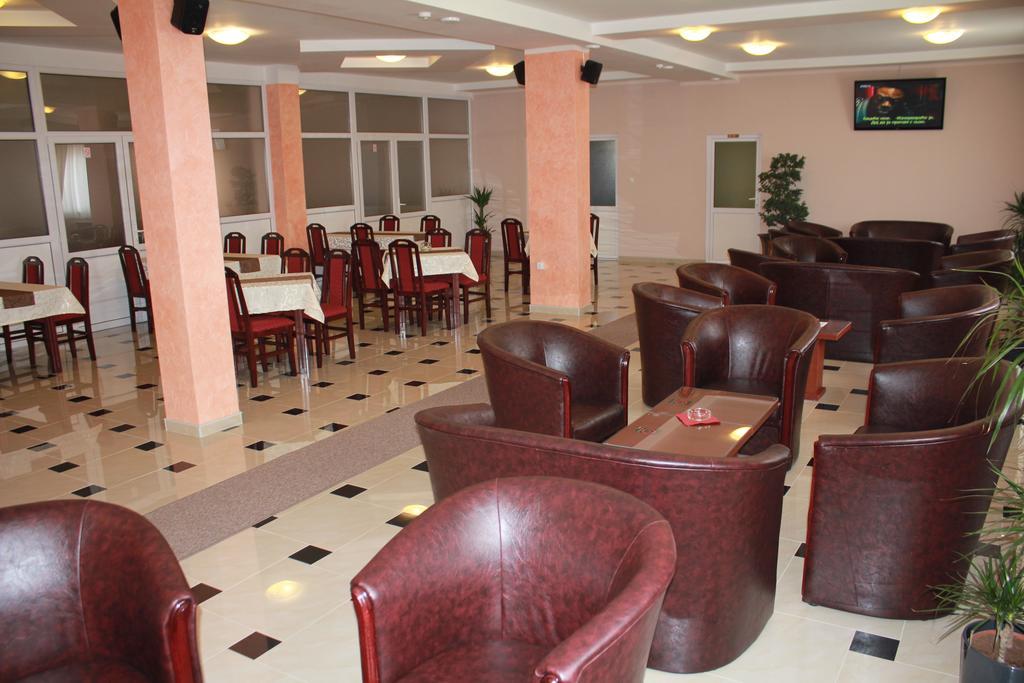 Hotel Feniks Pozarevac Exterior photo
