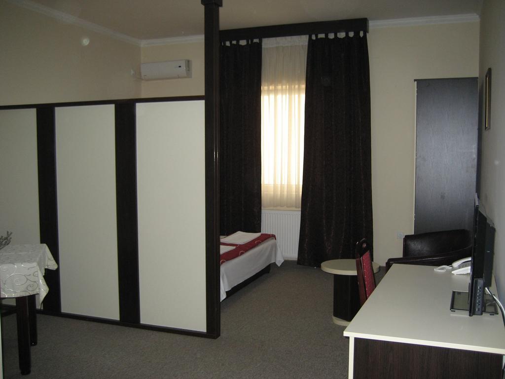 Hotel Feniks Pozarevac Exterior photo